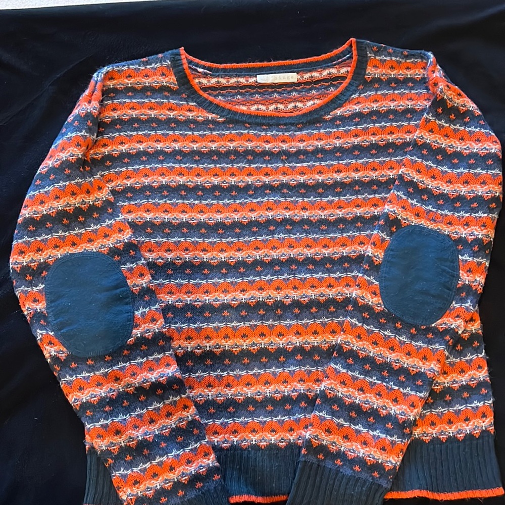 Hinge sweater